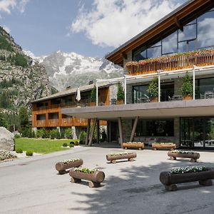 Grand Hotel Courmayeur Mont Blanc, By R Collection Hotels